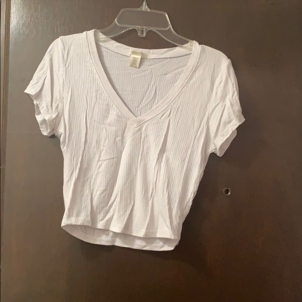 Cropped white t shirt